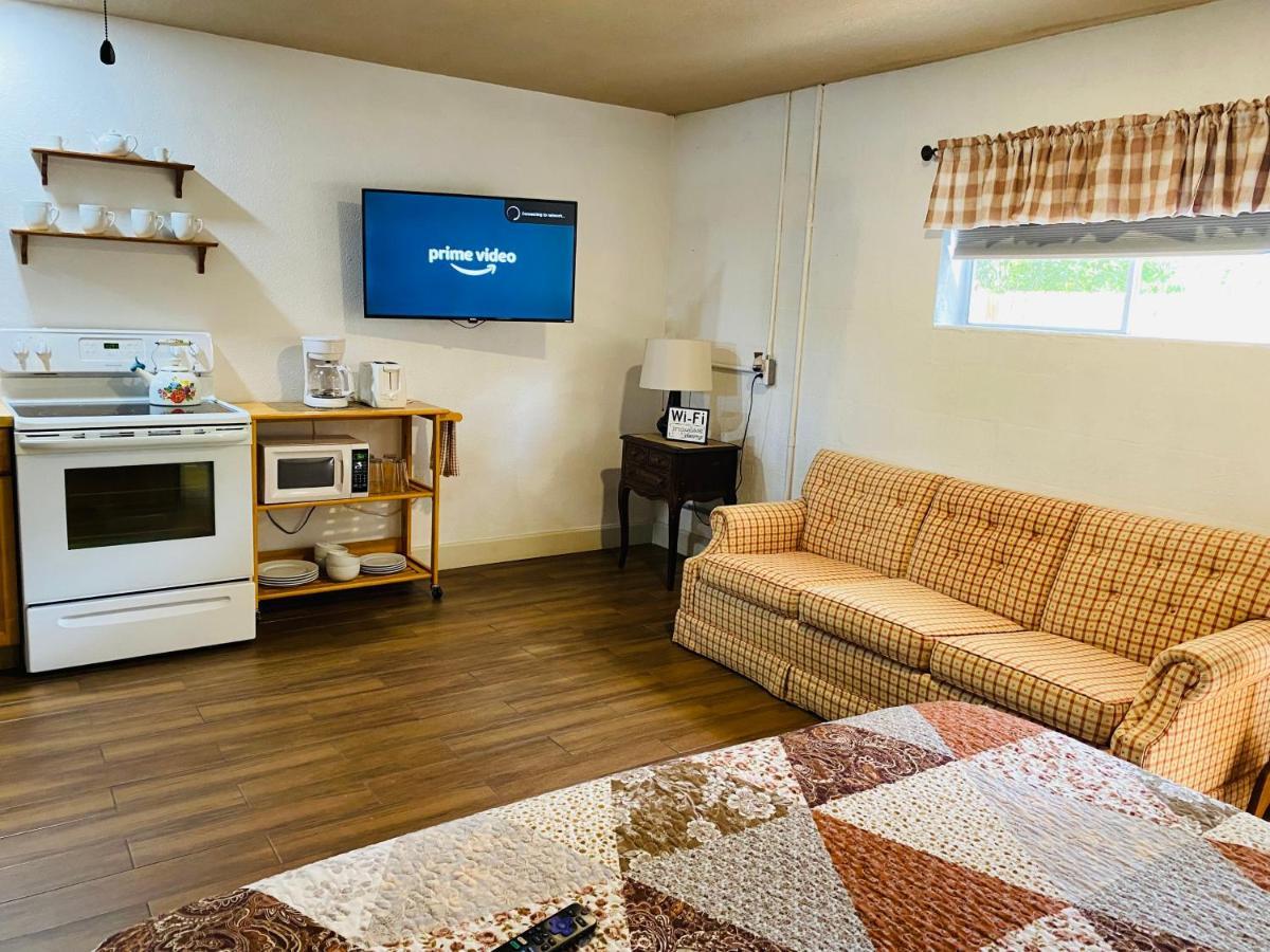 Chic Cozy Country Cot Apartment Lake Placid Exterior photo